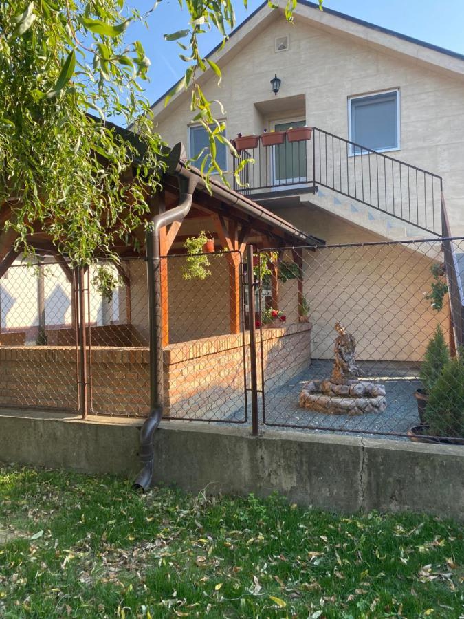 Omis Rooms Pancevo Exterior photo